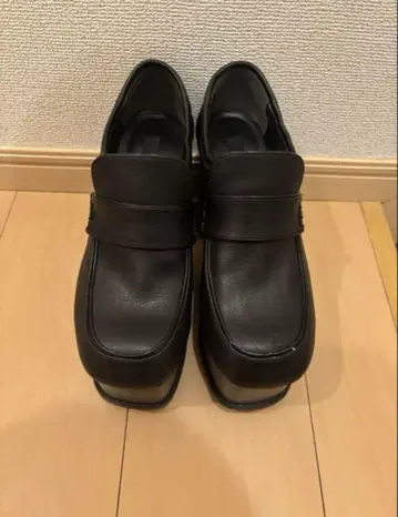 EMODA 로퍼 하이힐