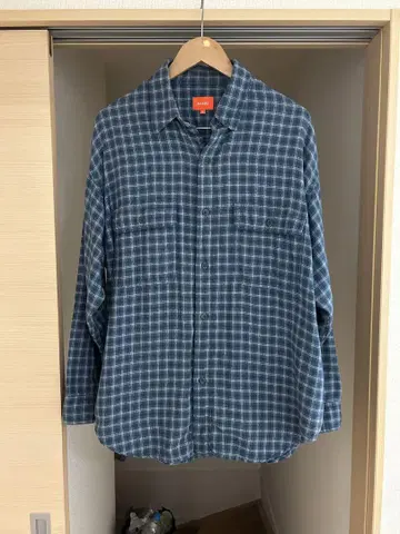 BEAMS 헤링본 체크 이지 핏 워크 셔츠 BLUE