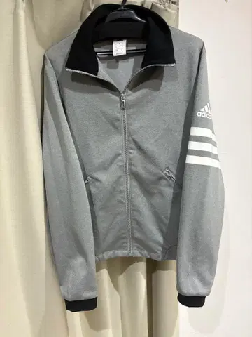adidas 트랙 자켓 M 사이즈 미사용 새상품