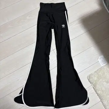 아디다스 플레어 레깅스 팬츠