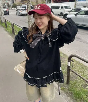 Hello SanFrancisco 블라우스 블랙