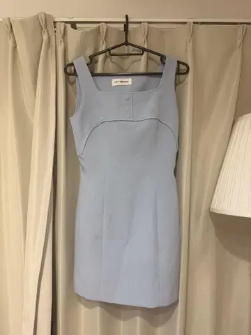 LILY BROWN 스카이블루 타이트 핏 원피스