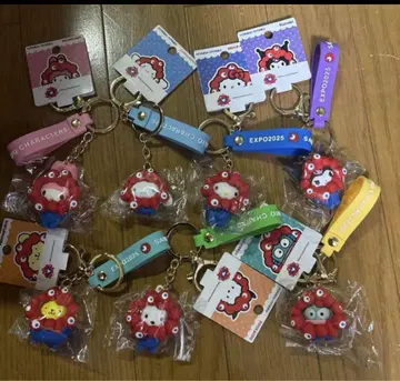 미야쿠미야쿠x산리오 키링 풀세트