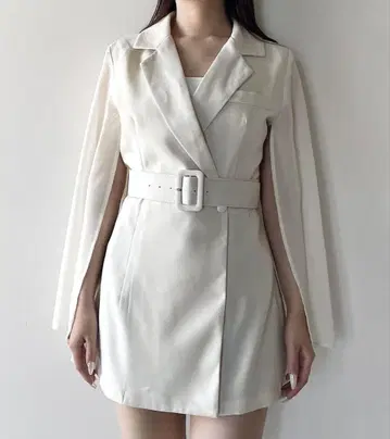NOMAE 시어 슬리브 테일러드 원피스