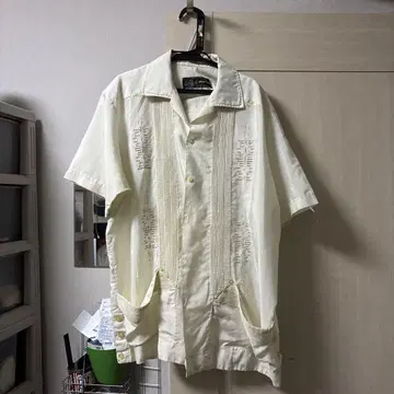 Guayabera 반팔 셔츠 크림색