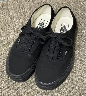 새상품급 Vans 반스 오센틱 블랙 사이즈 26cm