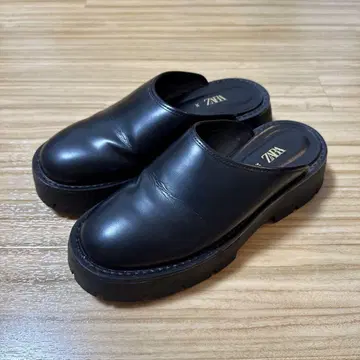 ZARA 플랫 트랙 밑창 뮬 블랙 38 24-24.5cm