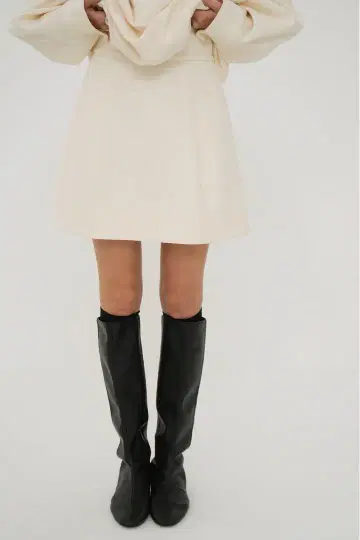 CLANE WIDE BELT CONSTRUCTIVE MINI SKIRT