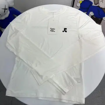 Rest & Recreation 긴팔T셔츠 화이트