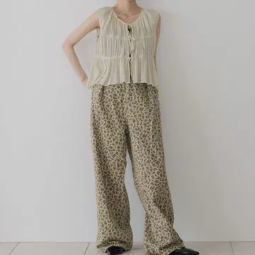 LOWRYS FARM 요루 쉬폰 셔링 슬리브리스 아이보리