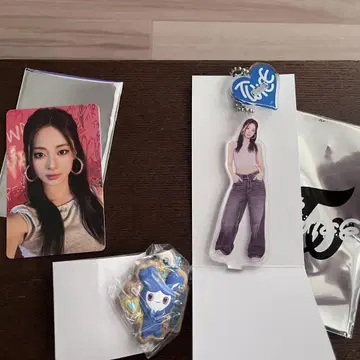 TWICE 쯔위 아크릴 스탠드 참, 카드, 쯔부리 비스켓 참