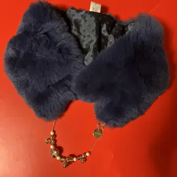 FURLA 네이비 퍼 머플러