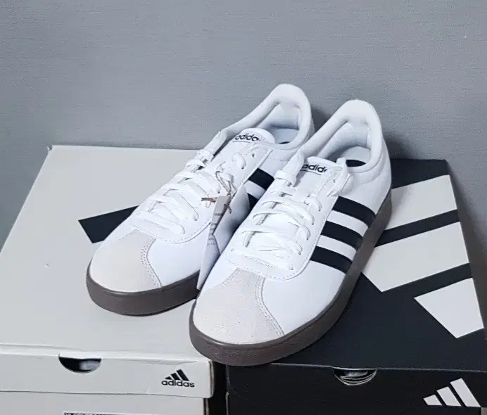 [새제품] 아디다스 운동화 (255,260,265,270,275)