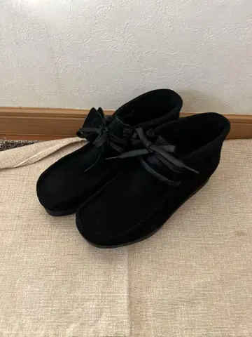 새상품급! Clarks Wallabees 블랙 스웨이드 23.0