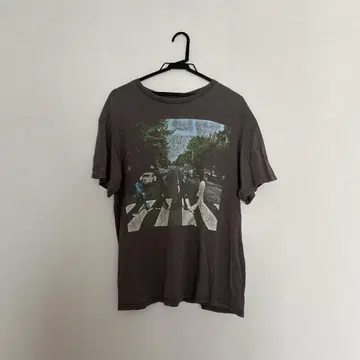 BEATLESS 애비 로드 프린트 티셔츠