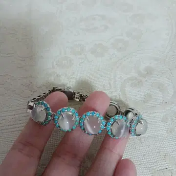 터콰이즈 컬러 캣츠아이 팔찌