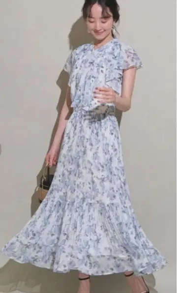 JUSGLITTY 꽃무늬 보타이 플리츠 원피스 사이즈 2