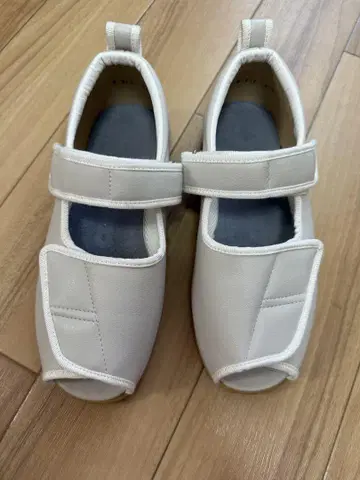 간호 샌들 신발 벨크로 테이프식 22cm-22.5cm 프론트 오픈