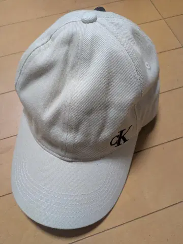 Calvin Klein 화이트 야구 모자