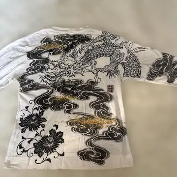 카라쿠리타마시 티셔츠 긴팔 T 용 자수 드래곤