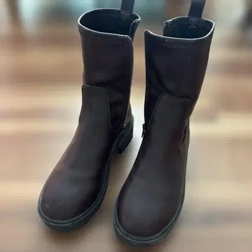 브라운 숏부츠 지퍼 포함