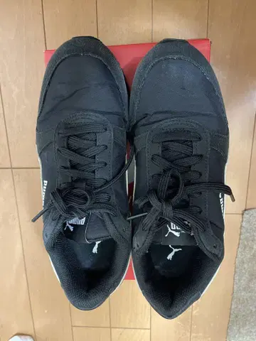 Puma 블랙 스니커즈 23.5cm