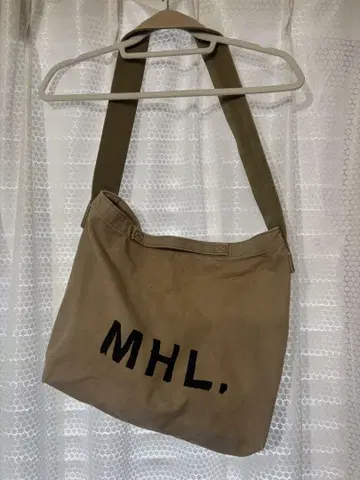 MHL. 숄더백 베이지 캔버스