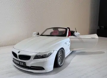 KYOSHO BMW Z4 sDrive35i (E89) 1:18
