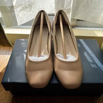 베이지 합성 피혁 펌프스 22.0cm