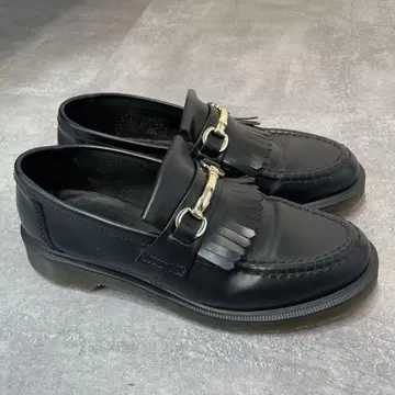 닥터마틴 ADRIAN SNAFFLE 로퍼