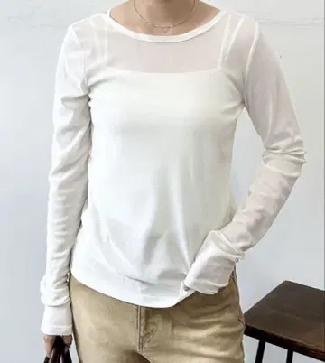 시어 벨로아 백 오픈 풀오버 아이보리 화이트 컬러/에시카 같은 형태
