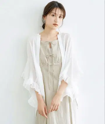 프릴 장식 화이트 가디건 양류 프릴 가디건