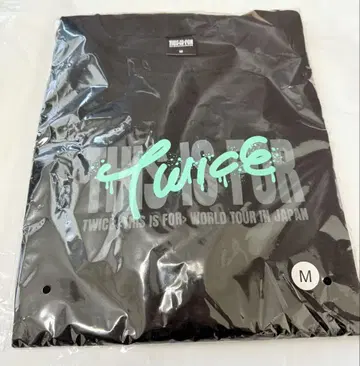 [ 새상품 ] TWICE TIHS IS FOR T셔츠 미나 M 사이즈