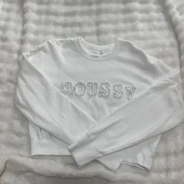 MOUSSY 크롭 맨투맨 화이트