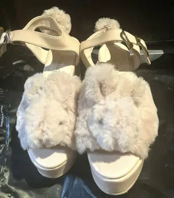 AnkRouge 토끼 샌들 통굽 퍼 래빗 토끼 토끼