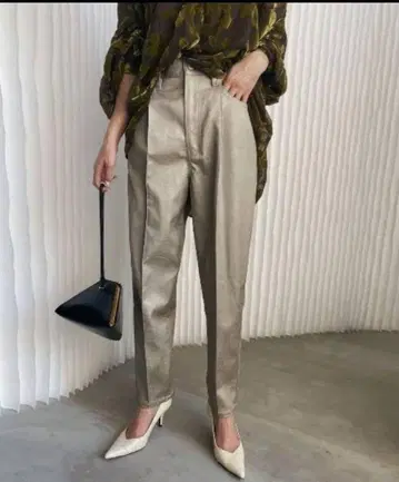 AMERI 데님 디테일 페이크 레더 팬츠