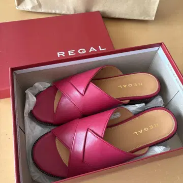 새상품 박스 포함 REGAL 로즈 레드 샌들 23.5cm