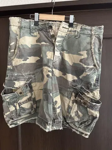 Abercrombie & Fitch 카모플라쥬 숏팬츠 34 새상품급