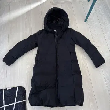 UNIQLO 심리스 다운 코트 롱 블랙
