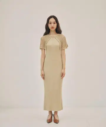 RANDEBOO 케이프 니트 드레스 베이지