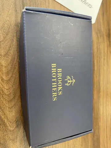 Brooks Brothers 알루미늄 스탠드