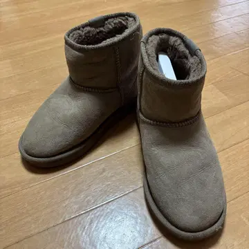 브라운 스웨이드 숏부츠 emu