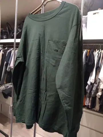 THE NORTH FACE 다크 그린 긴팔 티셔츠