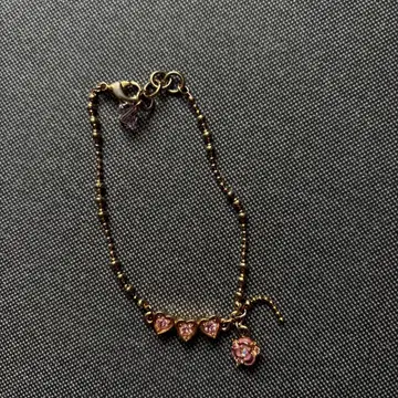ANNA SUI 골드 하트 참 팔찌