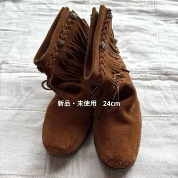 미네통카 24cm 브라운 스웨이드 프린지 부츠