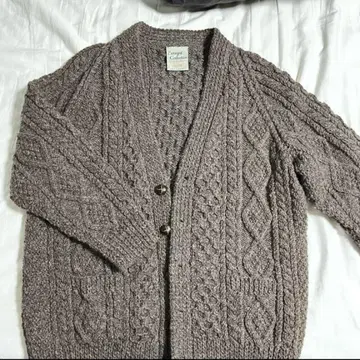극상 두께감 아일랜드제 니트 가디건 입체 짜임 케이블 짜임