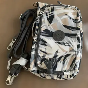 KIPLING 2way 카모 패턴 숄더백