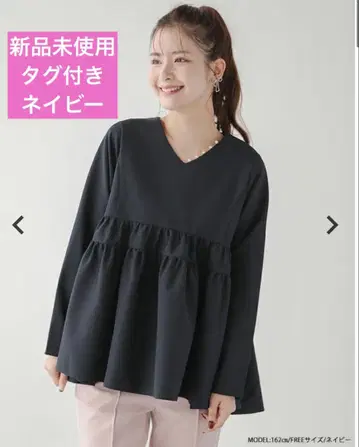 미사용 새상품 택 포함 핏 네이비 V넥 펄 개더 플레어