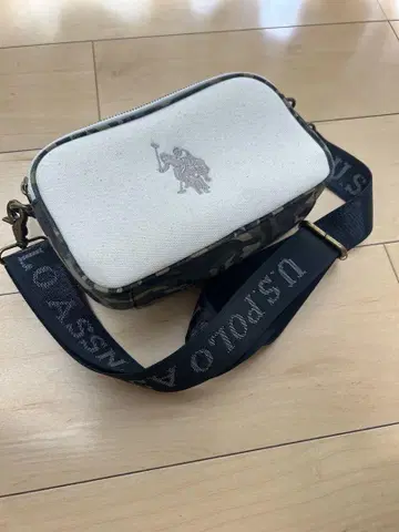새상품급! U.SPOLO ASSN. 카모플라쥬 패턴 숄더백