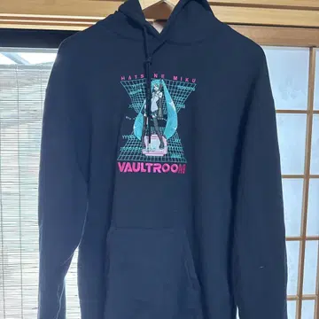 vaultroom 하츠네 미쿠 콜라보 후드티